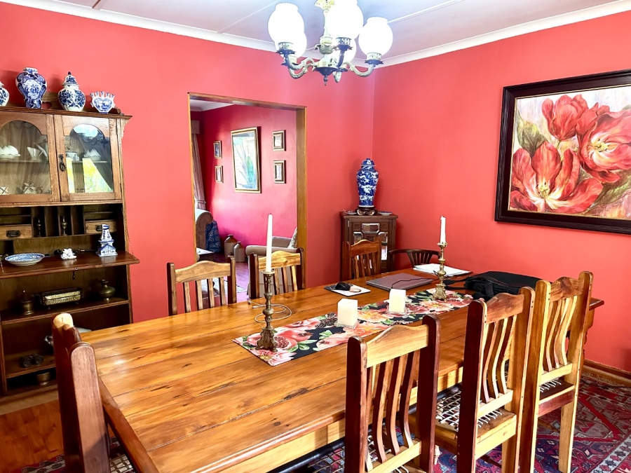 4 Bedroom Property for Sale in Glen Barrie Western Cape